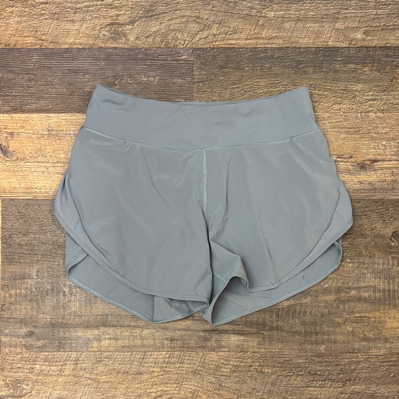 Lululemon Athletica Women's Athletic Shorts in Slate - Picture 1 of 6
